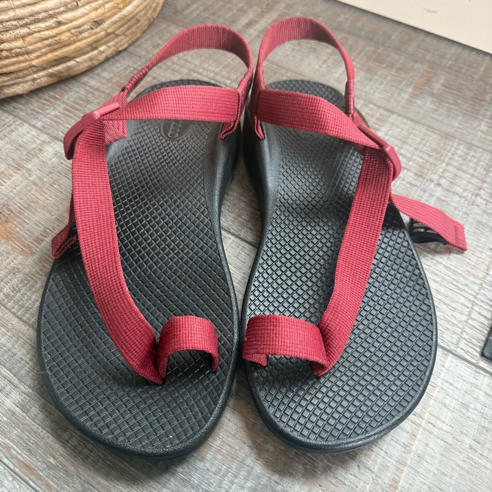 Chaco Bodhi Crimson Sandals sz10 like new
